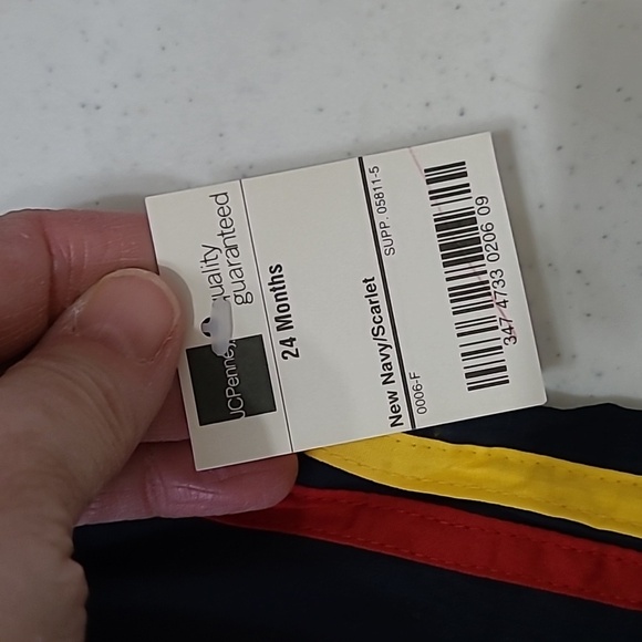 💥3for$12💥 NWT Okie Dokie boy's shortalls with cap size 24M - Picture 5 of 6